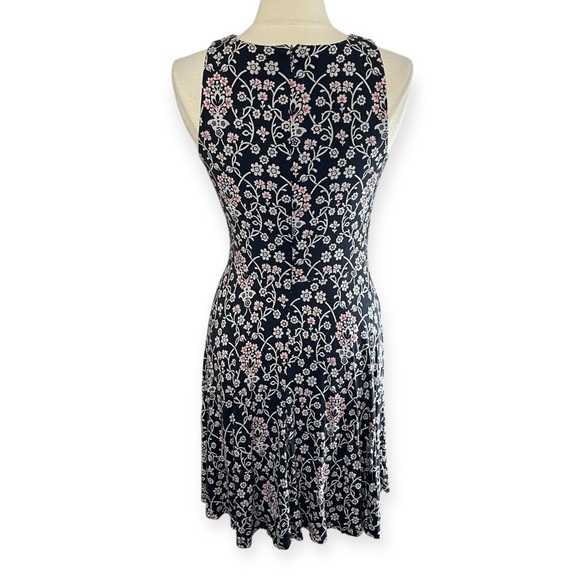 LOFT Black & White Floral Fit & Flare Sleeveless Mini Dress, Small - Picture 4 of 8